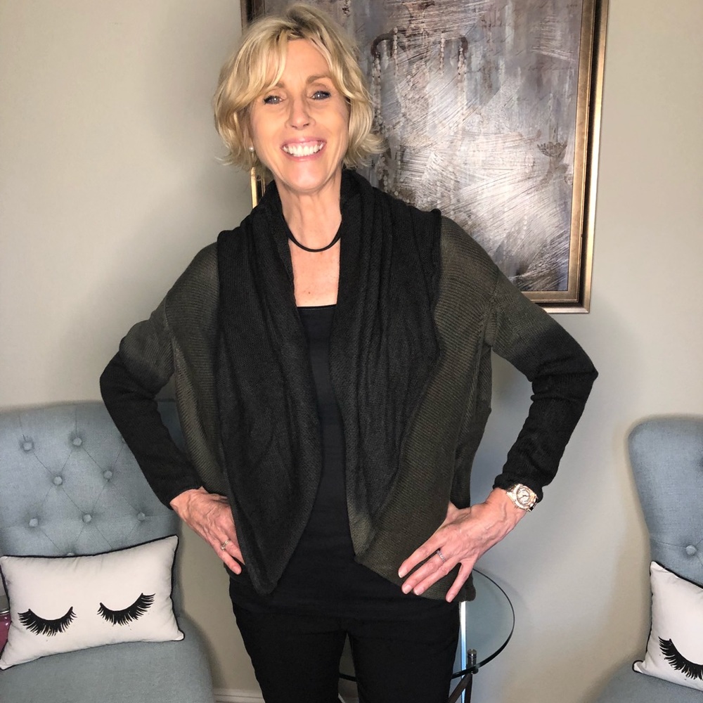 Multi-functional cardigan